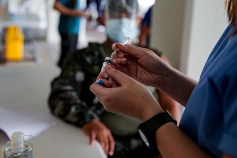 菲律宾民众接种新冠疫苗（资料图）