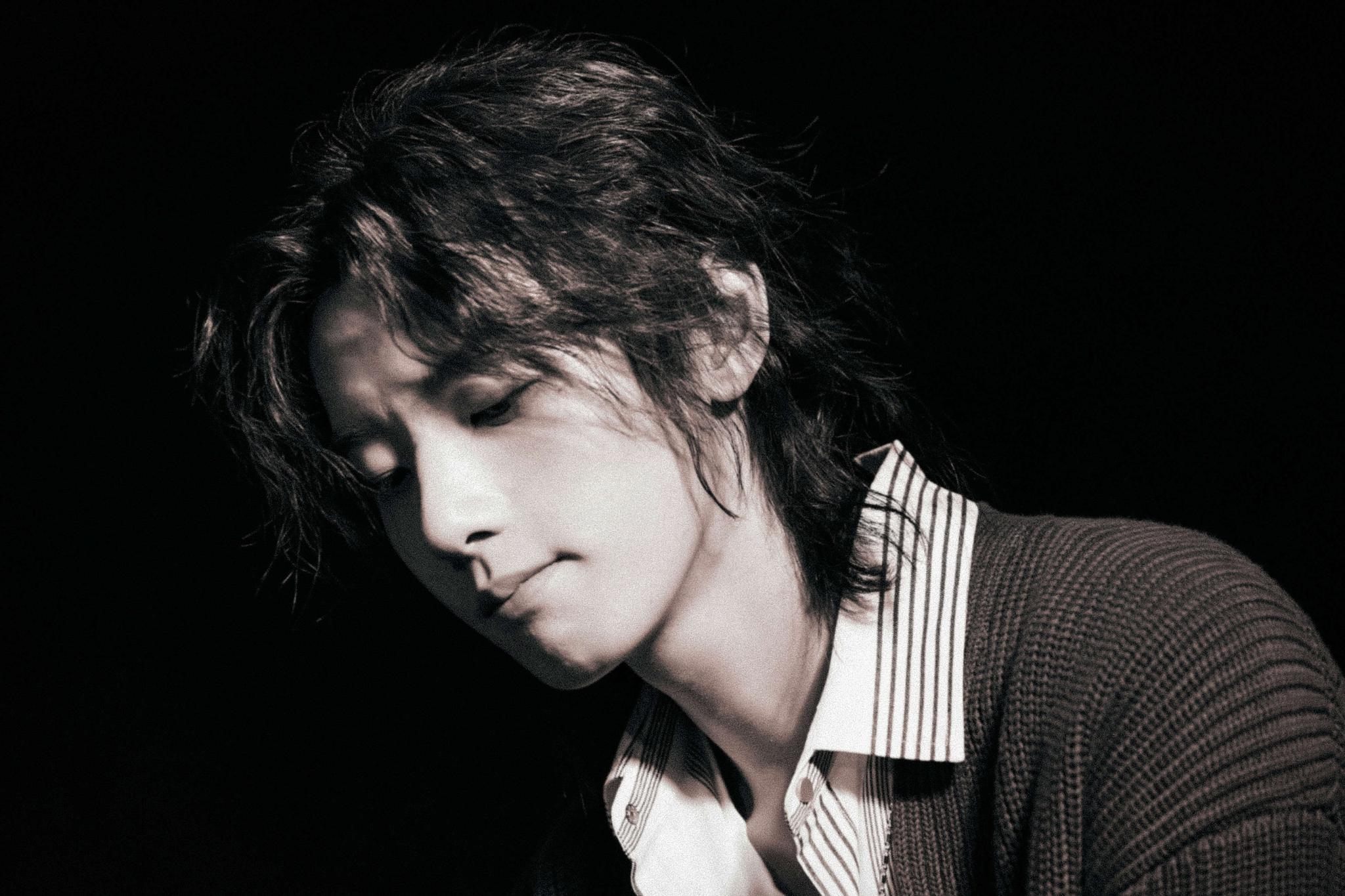 青3阿煜黑白大片轮廓优越|轮廓|大片|氛围_新浪新闻