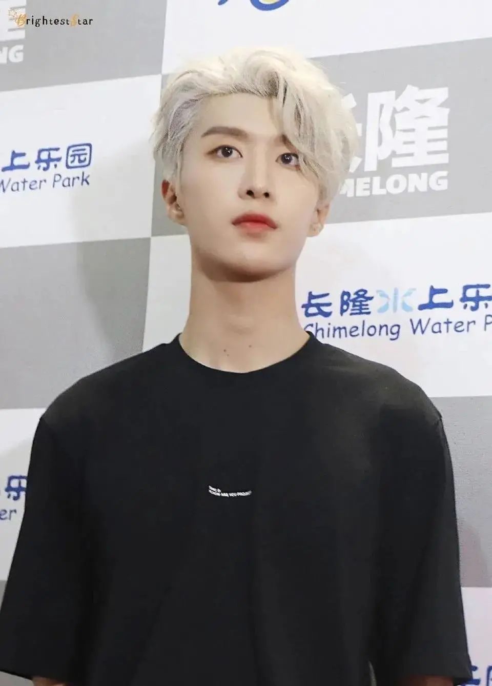 黄明昊|vlog|张子枫_新浪新闻