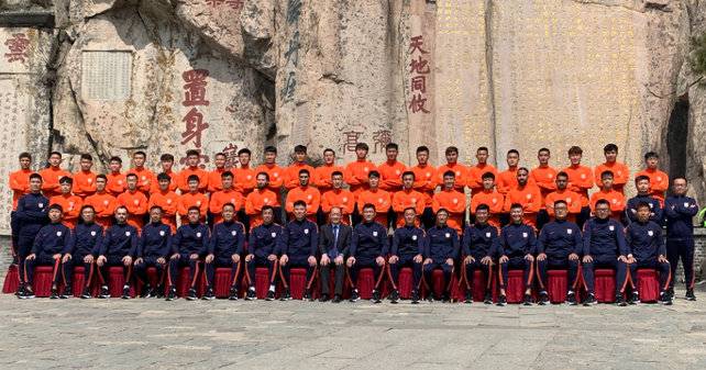 新赛季前泰山队再临泰山祈福厉兵秣马只为逐鹿广州