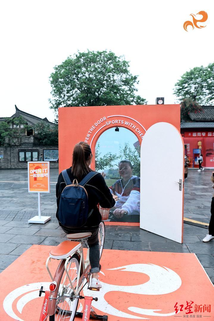 神秘“门”惊现成都街头，开门直通赛事名城的街头“密码”休闲区蓝鸢梦想 - Www.slyday.coM