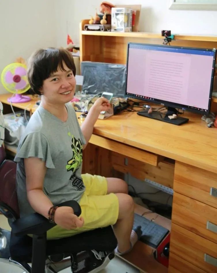 这些年,从小机构到全国多家大公司,胡婧翻译的文本不计其数,她的名气