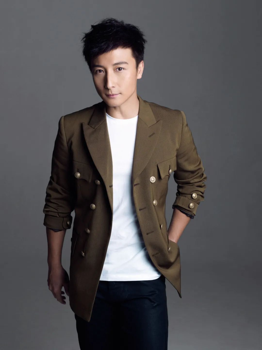 方力申说:我都是用真的照片的,玩了3,4个月,一个个一上来就问我是不是