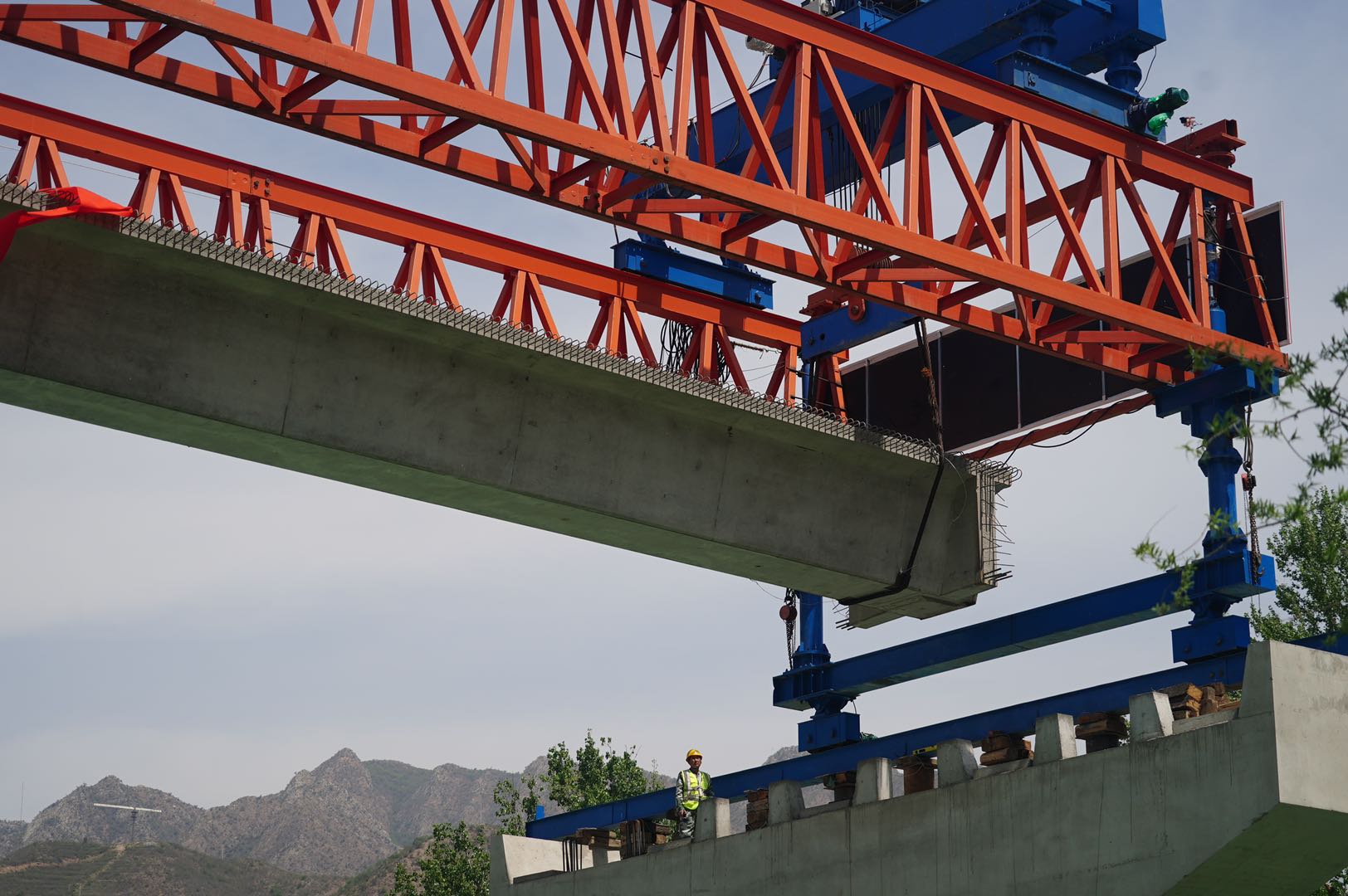 北京国道109新线高速架箱梁今后从西六环到市界只需40分钟