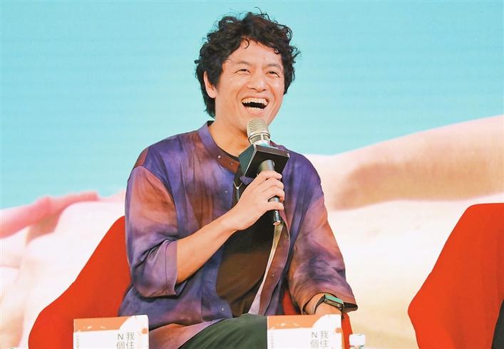 日籍纪录片导演竹内亮携新书做客中心书城深圳聚集了五湖四海的追梦人