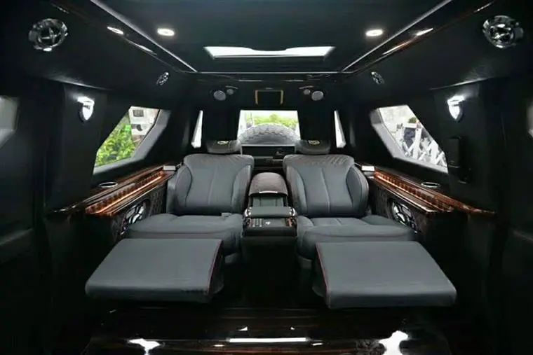 开宝马坐奔驰都不一定有钱人 但开这些车的肯定是土豪