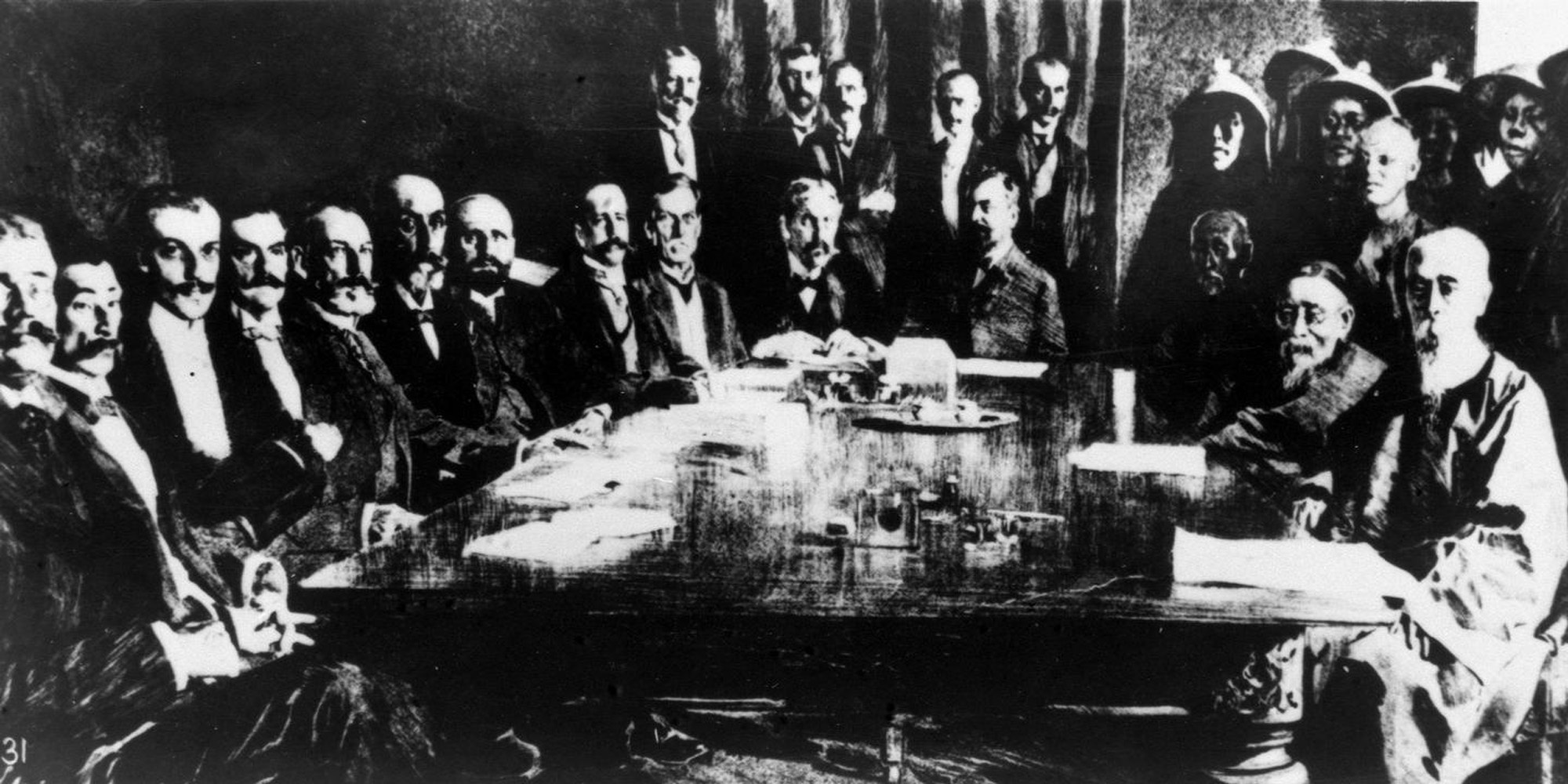 图为李鸿章(前排右二)代表清政府与西方列强签订《辛丑条约》