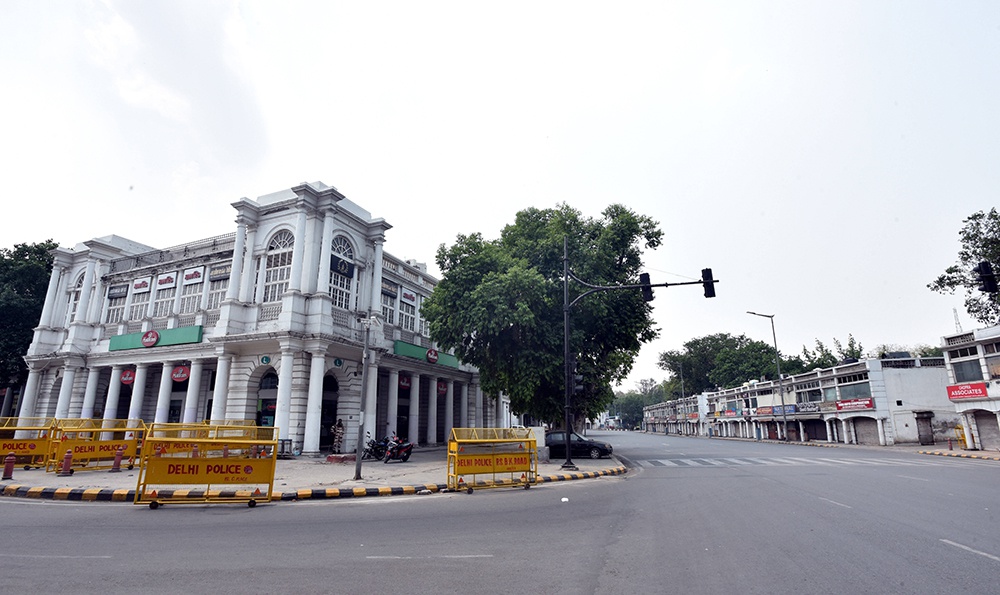 当地时间2021年5月9日,印度新德里,"封城"下的街道空无一人.