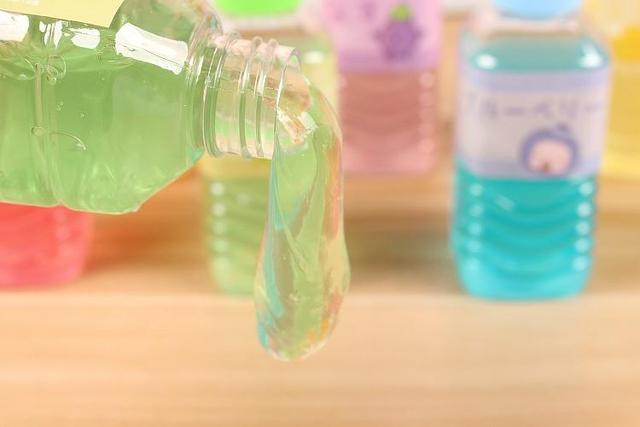 网红玩具又出事了!家长注意,这种"假水"玩具别再买了,有毒