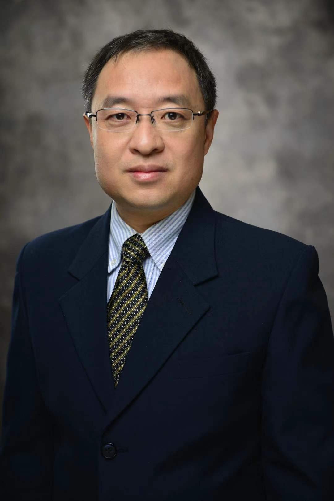 吕建军：中国农业大学经济管理学院教授，主要研究方向：物流与供应链管理、西方经济学、管理信息系统、电子商务等。受访者供图