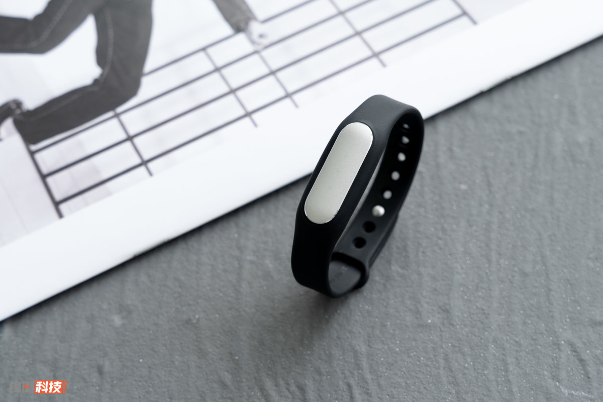 从三个点到全面屏小米手环历代机型回顾