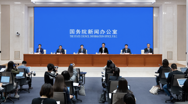 “饭圈集资”追星的背后：一场狂热的“氪金”游戏休闲区蓝鸢梦想 - Www.slyday.coM