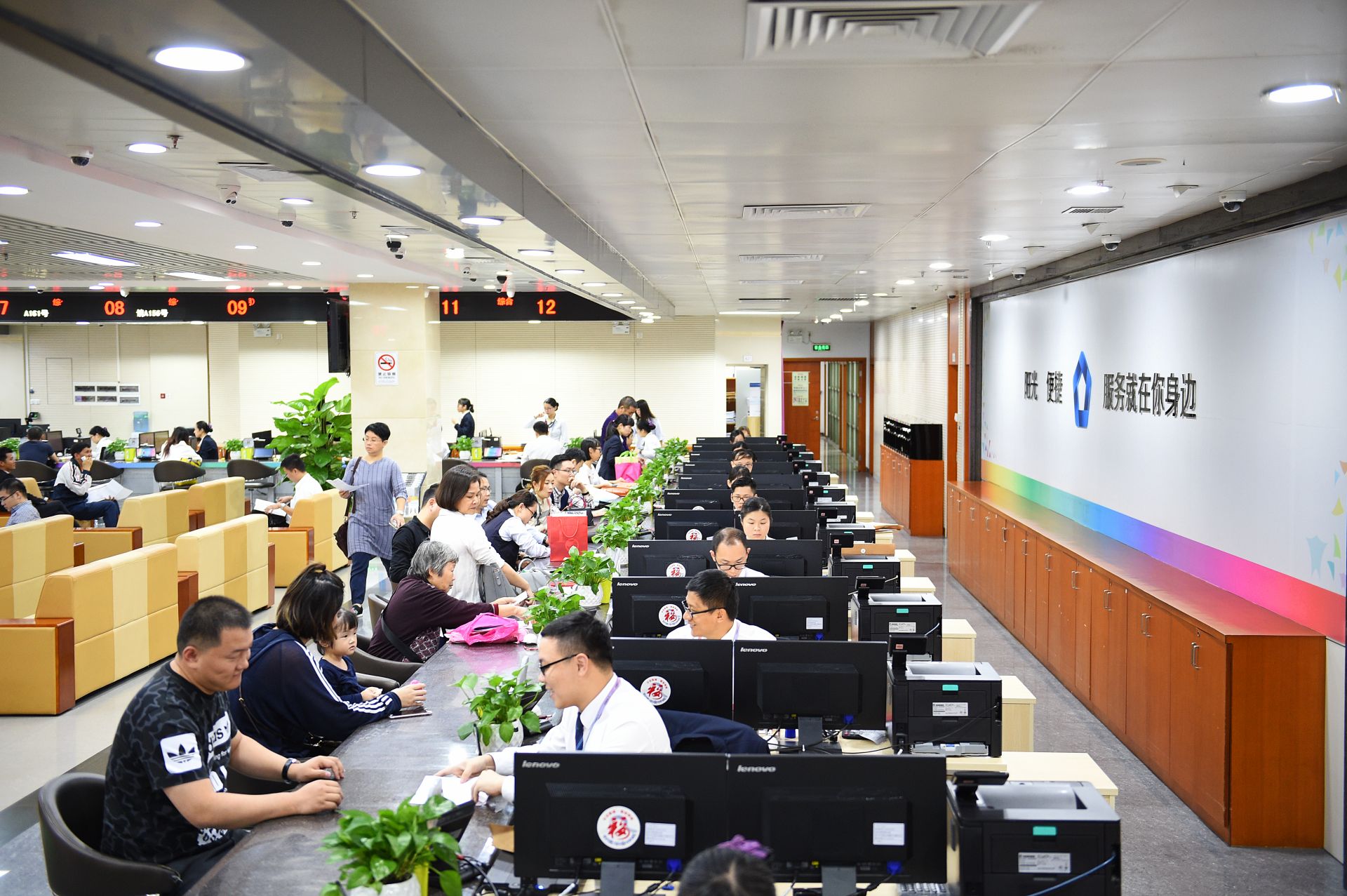 获评全省区县级标杆大厅,禅城区行政服务中心有何秘诀?