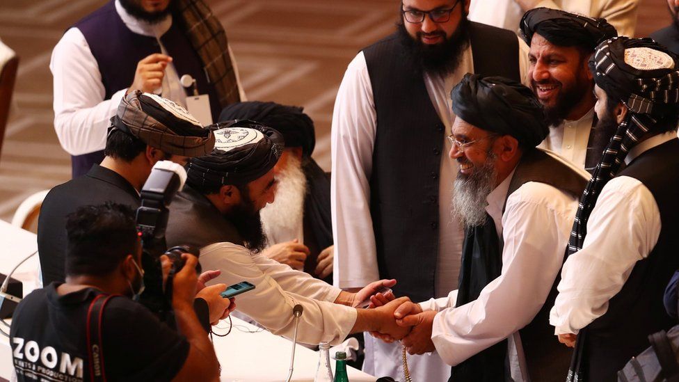 2020年9月，阿政府与塔利班代表开始在多哈进行和平谈判。