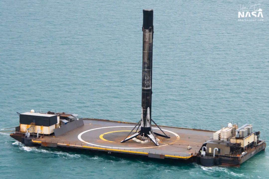 spacex十手火箭回港