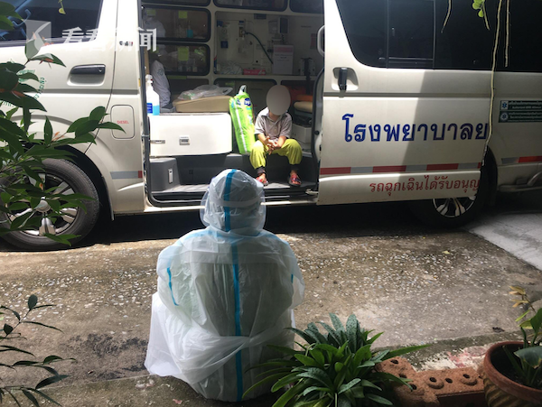 泰国3岁新冠患者独自提尿不湿入院|新冠肺炎_新浪新闻
