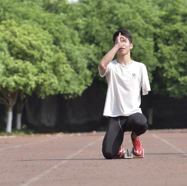 震撼全场！原来真的有“隐形的翅膀”休闲区蓝鸢梦想 - Www.slyday.coM