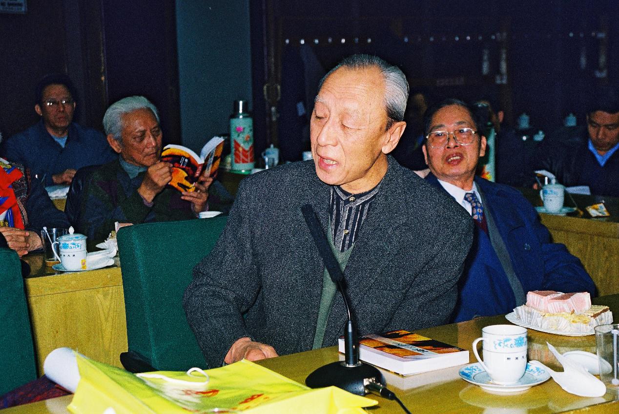 用笔塑碑的艺术家——记画坛耆宿詹建俊大师