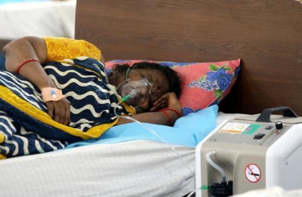 印度一新冠定点医院,4天74名病人死于缺氧|印度|定点医院|新冠肺炎