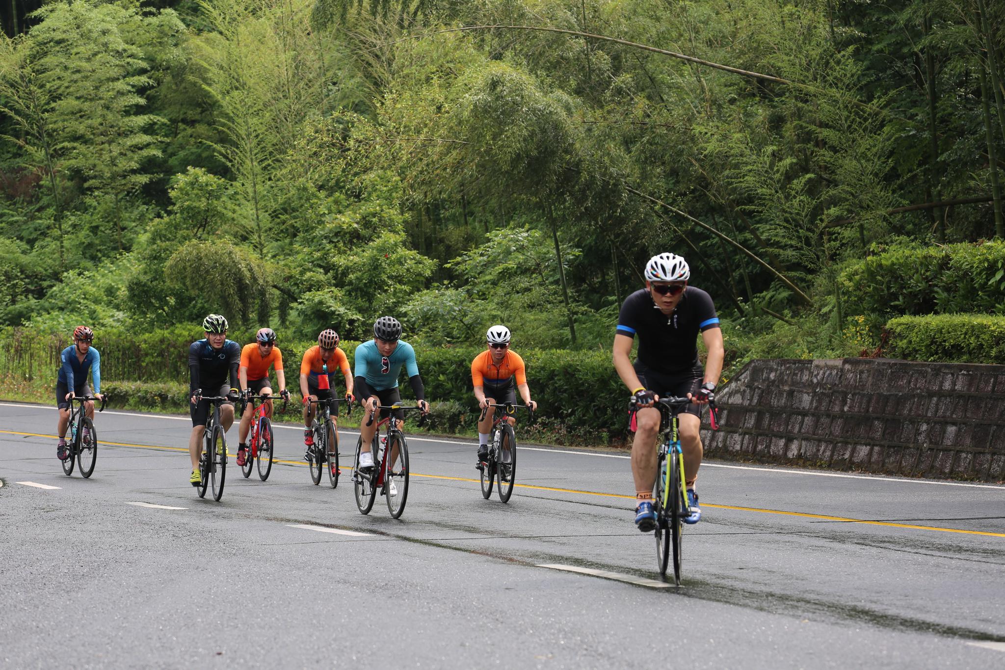 宁波:千人骑游四明山