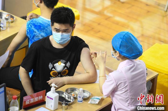 中南大学师生有序接种新冠疫苗