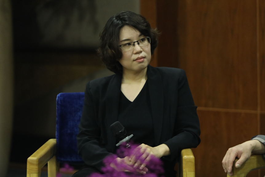 梅心怡认为,在人文社科方面,这些年来美国学界的主导力量是非常大的.