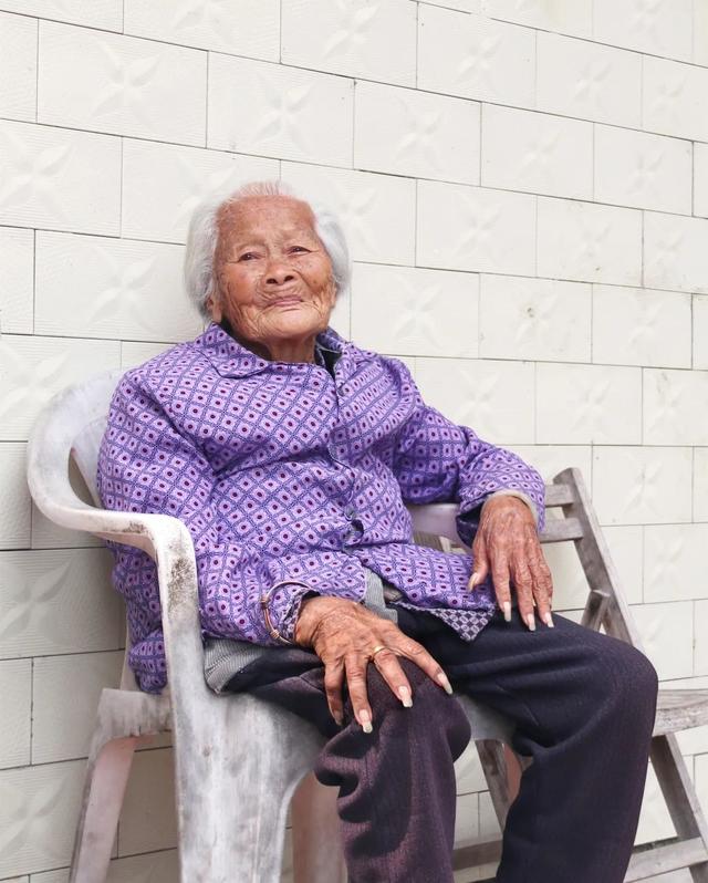 哈尔滨冰冰奶奶101岁图片