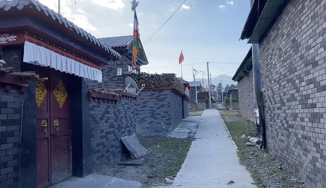 无国籍人流浪边境200年加入中国籍家家住别墅生活大变样