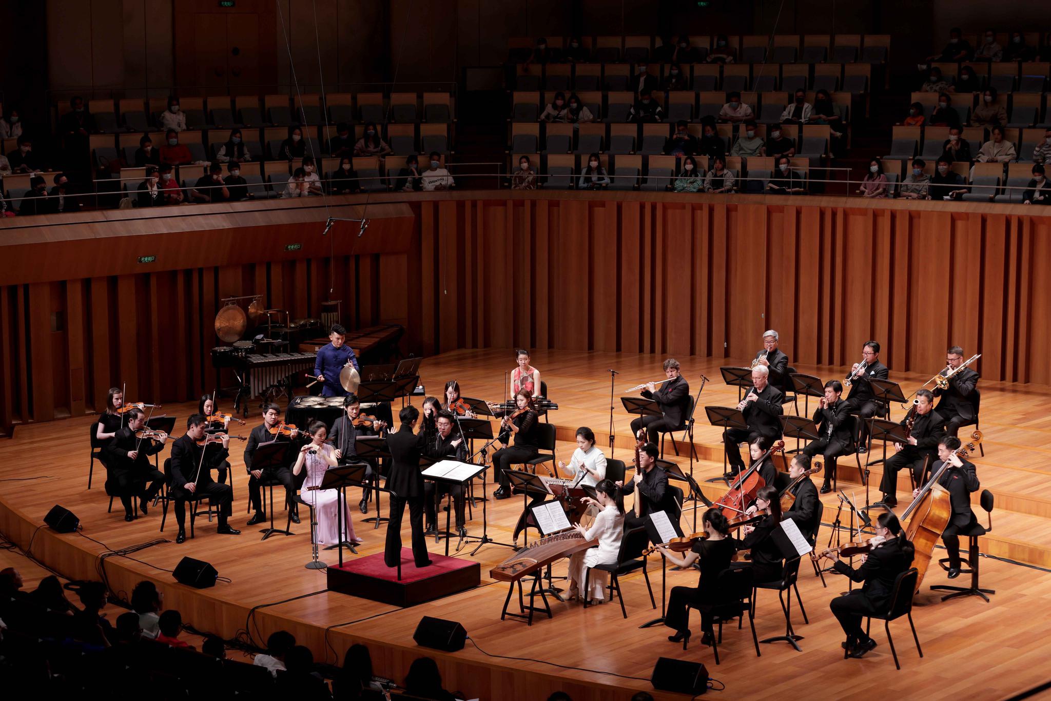 天津茱莉亚室内乐团与国家大剧院管弦乐团音乐家联合演出郭文景《锣的