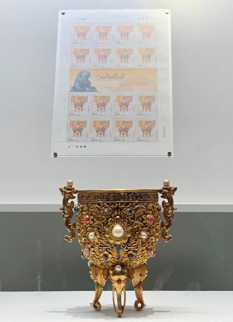 故宫主题邮票首次与文物同框故宫主题邮票特展在斋宫展出