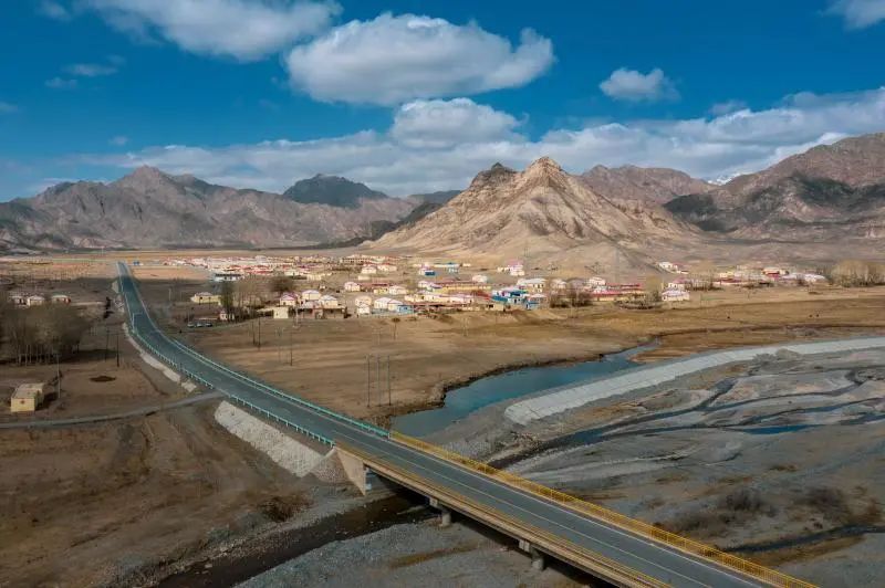 中国西陲第一乡——乌恰县吉根乡. 司占伟 摄