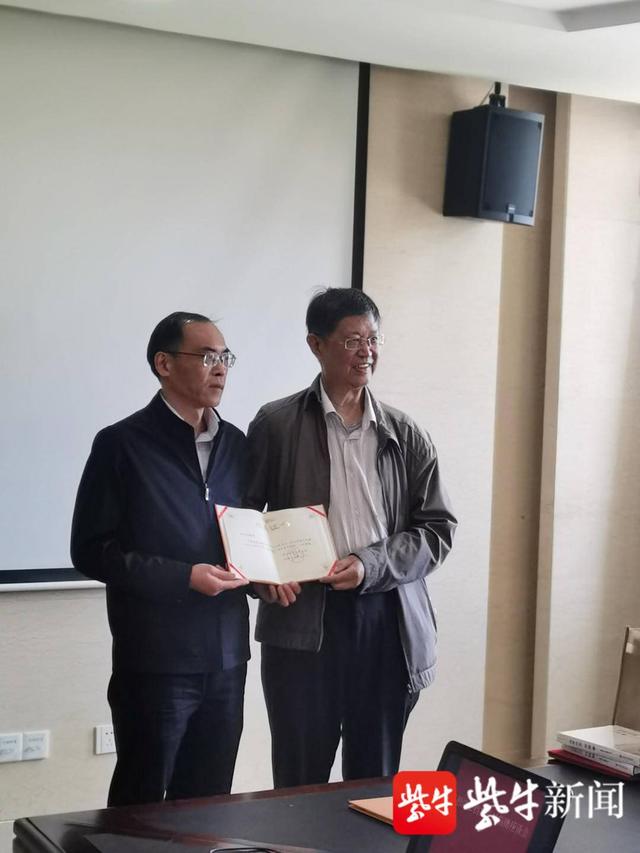 镇江院士档案再添珍贵资料 104岁院士杨槱向家乡捐赠86件文献实物休闲区蓝鸢梦想 - Www.slyday.coM