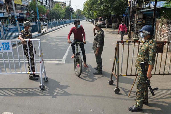 恒河浮尸不止印度沉沦不休
