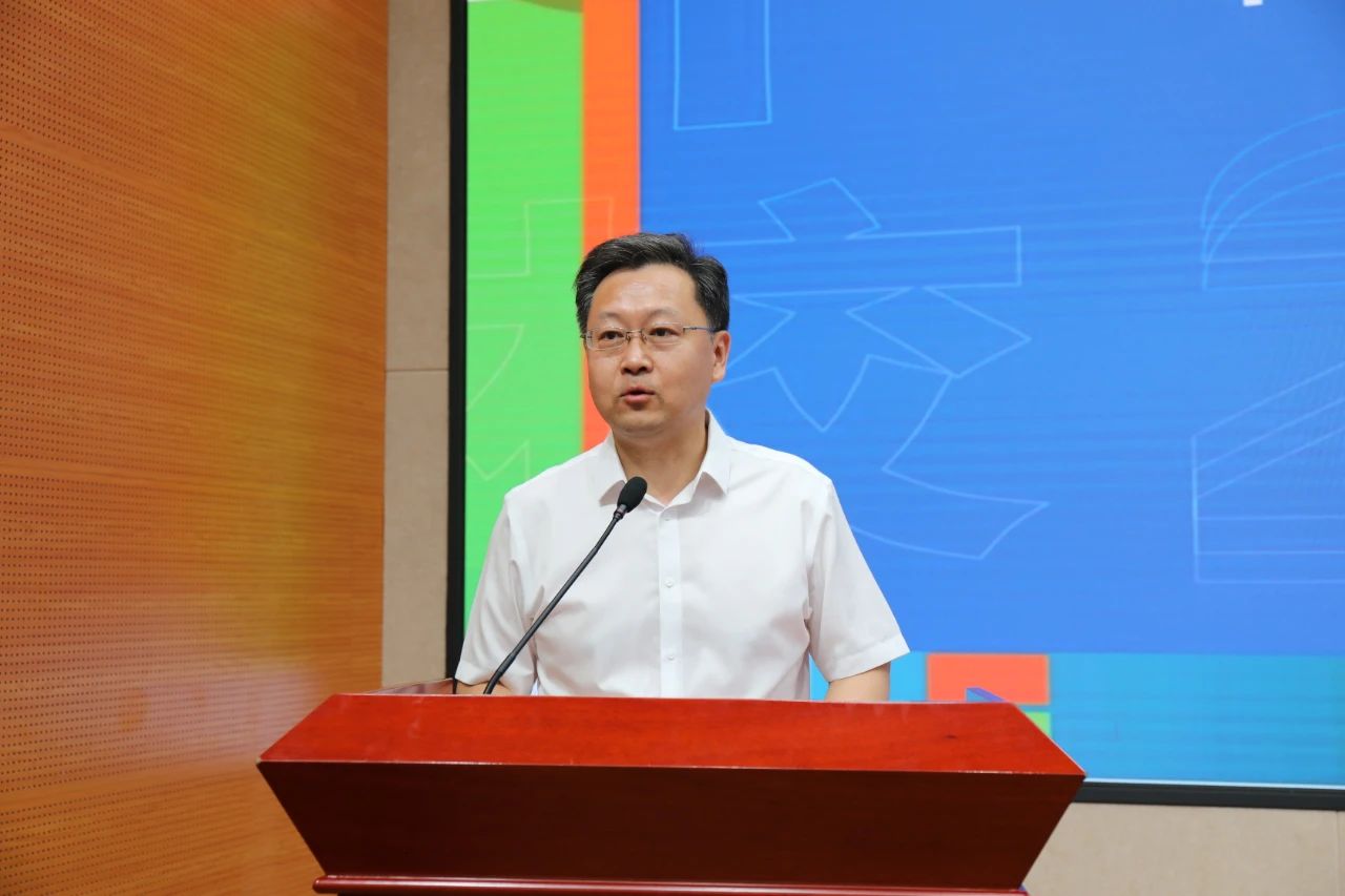 共青团中央青年发展部副部长方铁道,共青团云南省委副书记赵攀峰,昆明