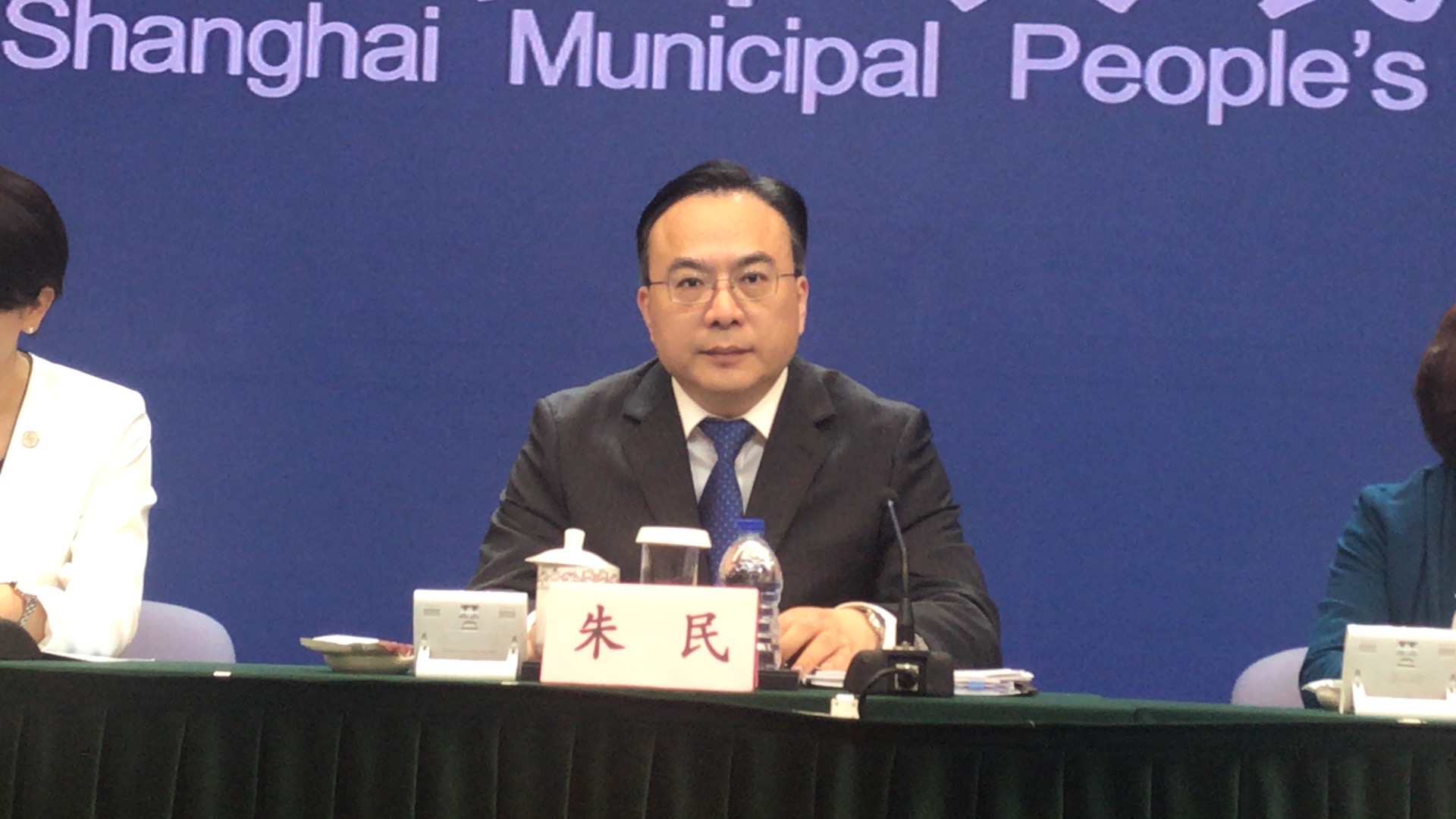 上海市第七次全国人口普查领导小组副组长,市统计局局长朱民上海市