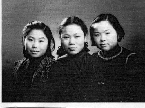 正文  工作:延安新华广播电台首位播音员   抗战爆发后,南京姑娘徐瑞