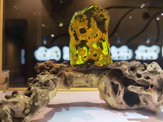 世纪琥珀博物馆展出精美琥珀宝石,感受千万年文化魅力
