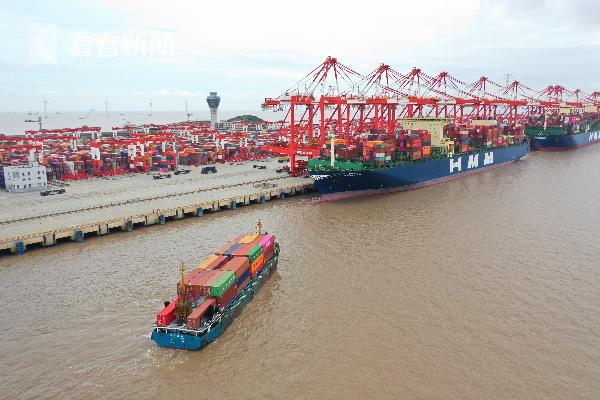 苏伊士运河堵船蝴蝶效应显现上海港忙疯了