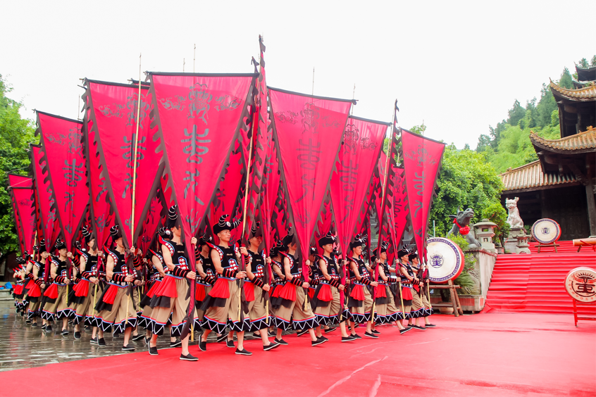第十届中国乌江苗族踩花山节今日开幕