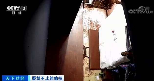 在某社交网站上,记者搜索看到确实有不少账号打着"酒店偷拍""摄像头