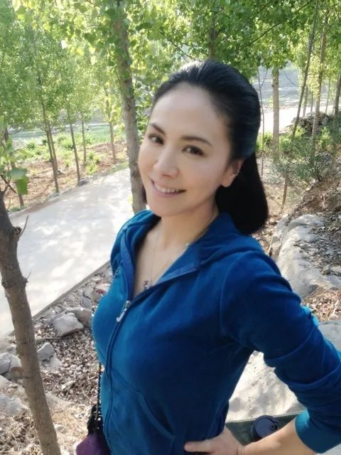 十六岁出道又高产,以上几个角色只是田丽演艺生涯中的毛毛雨,但今天橘