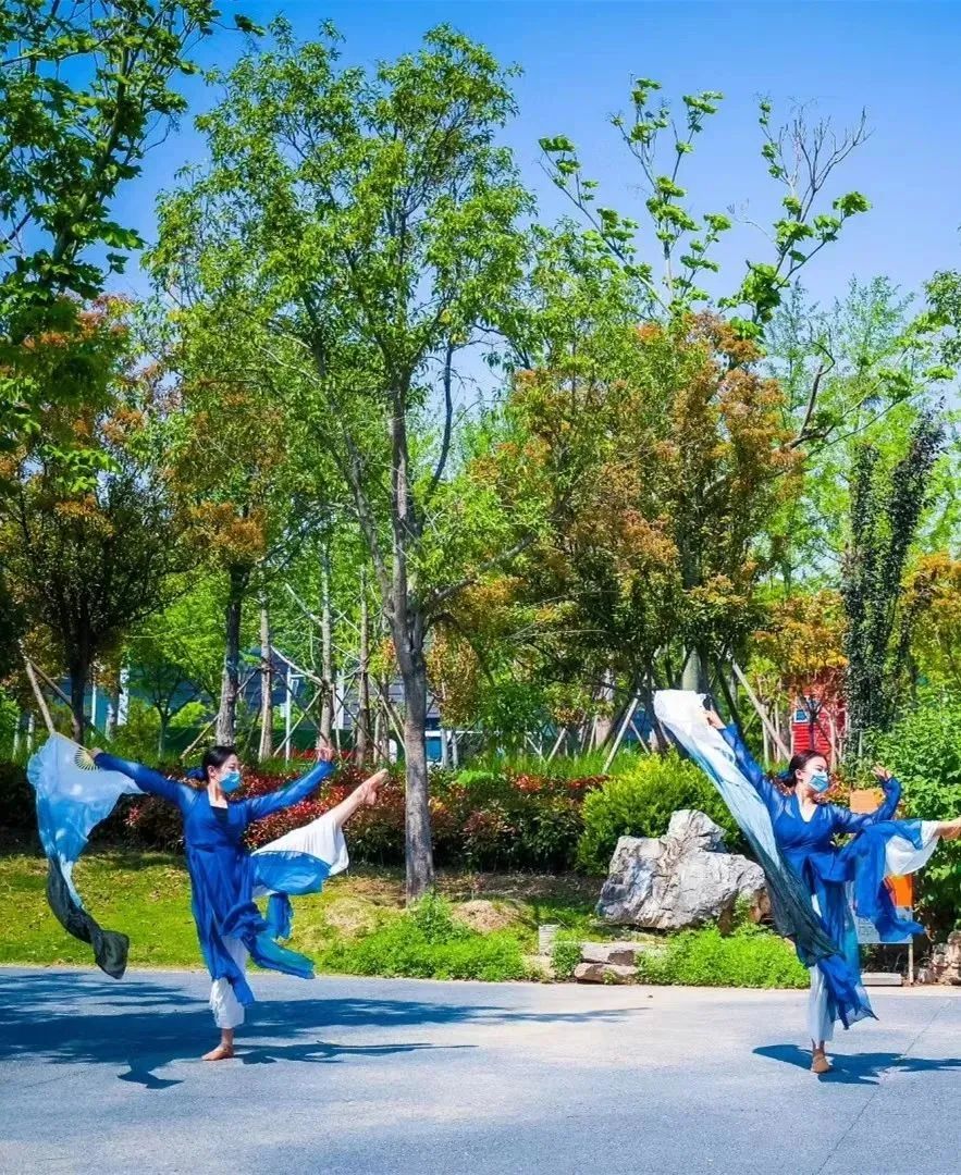 家门口人均40元的遛娃圣地！五一假期带着家人来场说走就走的旅行！嗨翻天！休闲区蓝鸢梦想 - Www.slyday.coM