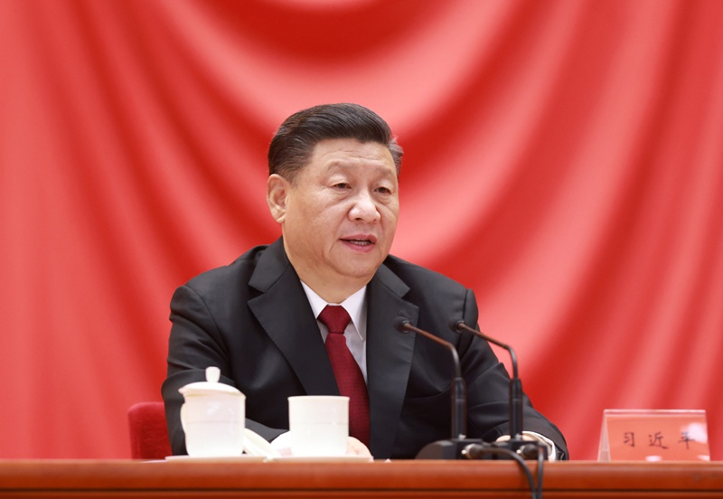 2020年11月24日，全国劳动模范和先进工作者表彰大会在北京人民大会堂隆重举行。中共中央总书记、国家主席、中央军委主席习近平出席大会并发表重要讲话。新华社记者 丁林 摄