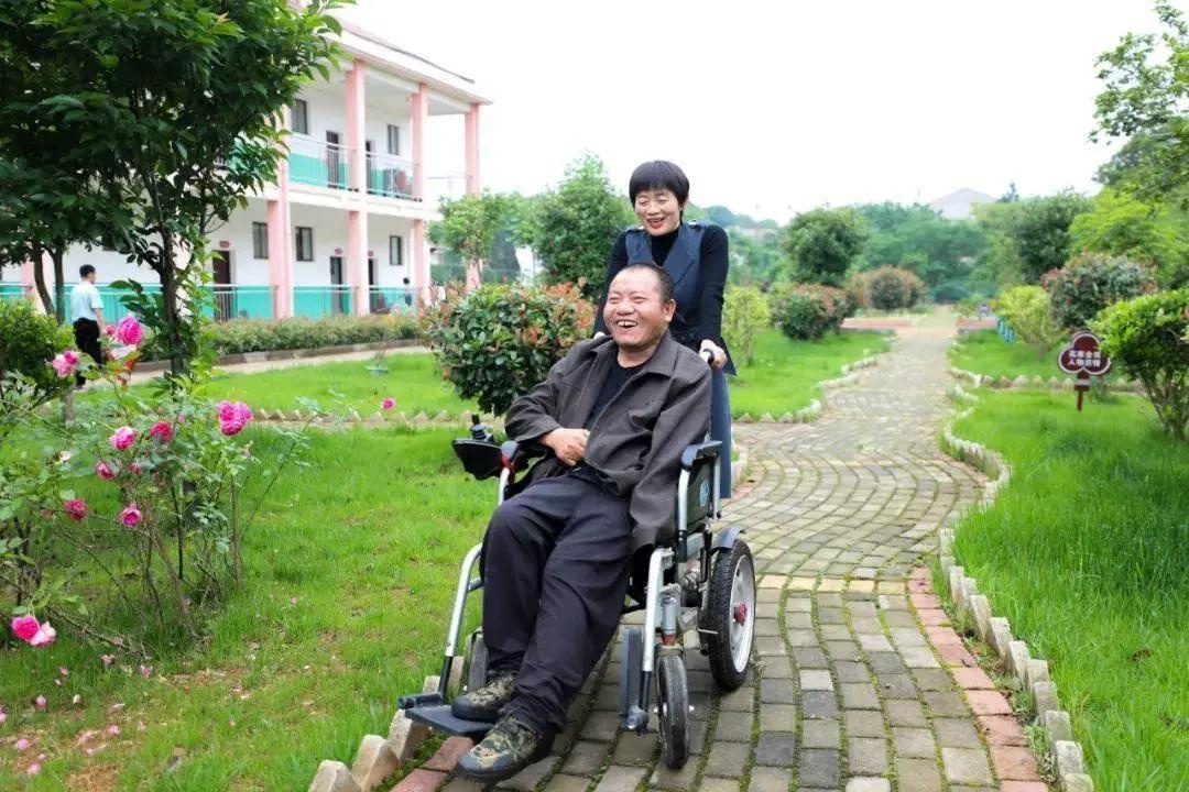 江西丰城筱塘乡敬老院的微笑院长