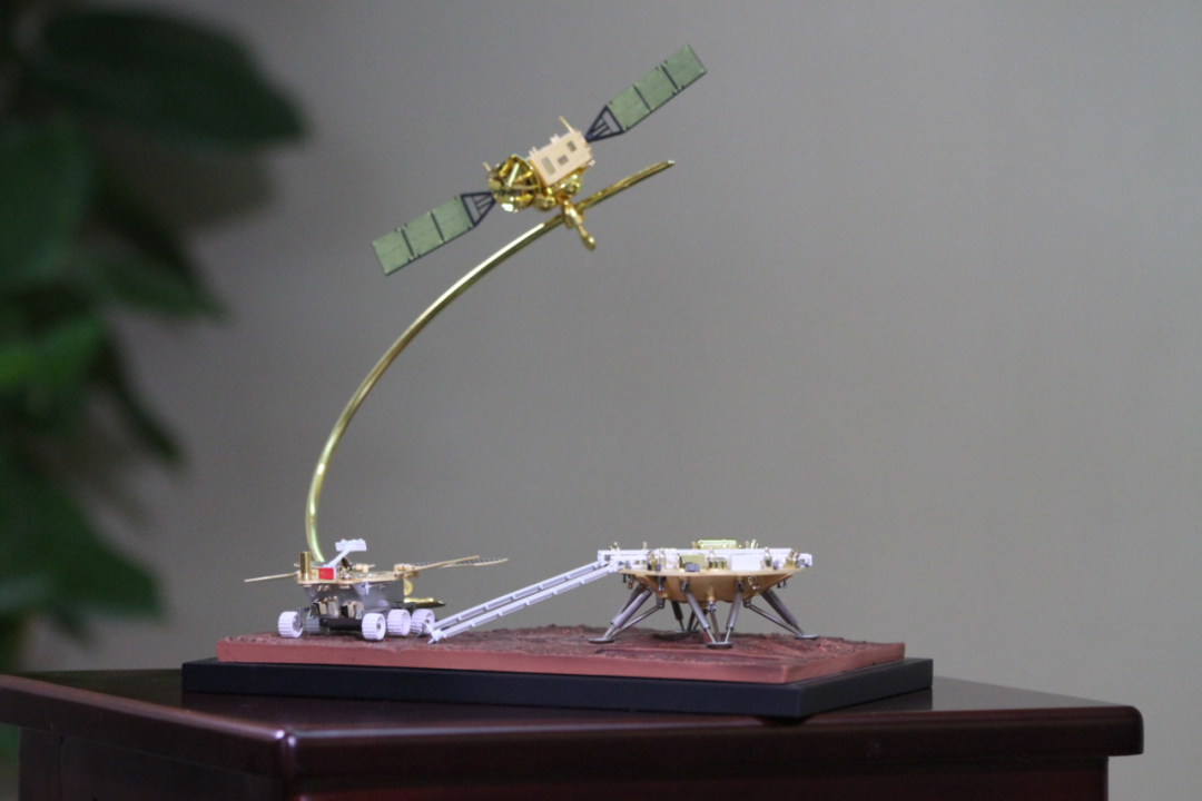 图为天问一号探测器模型。新华社记者 胡喆 摄