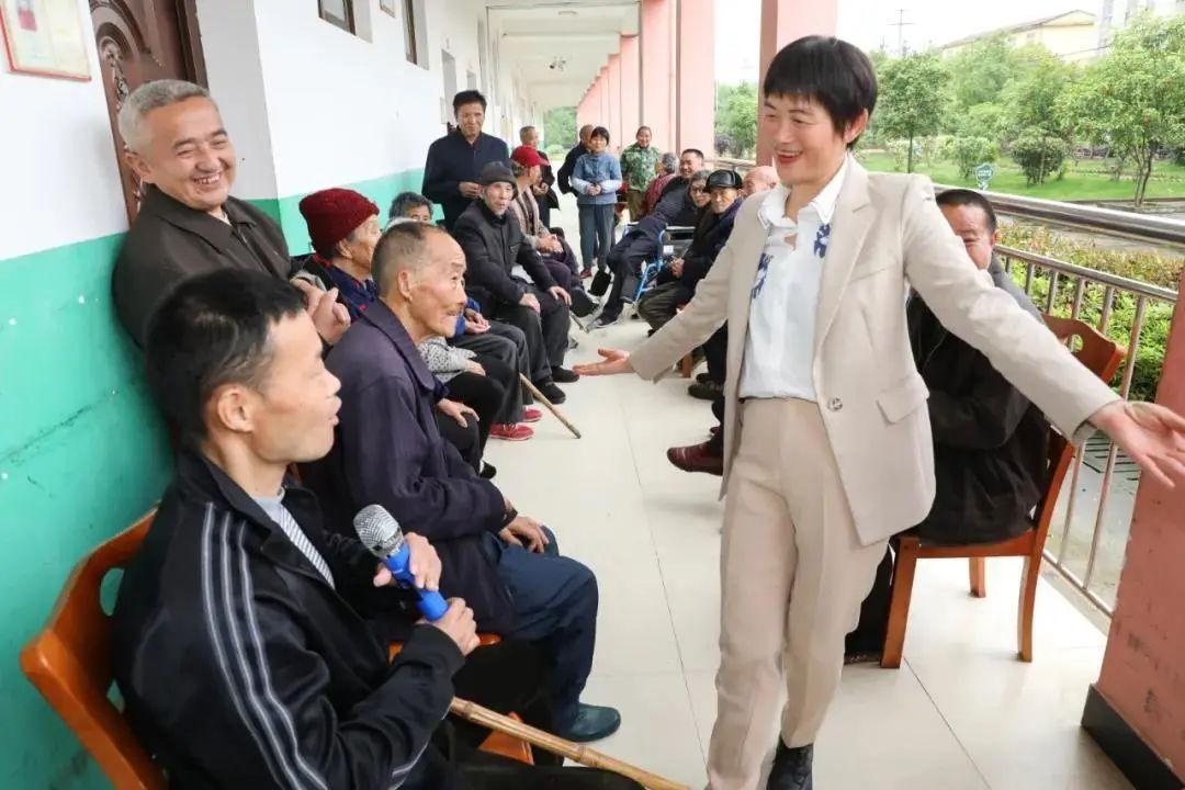 江西丰城筱塘乡敬老院的微笑院长