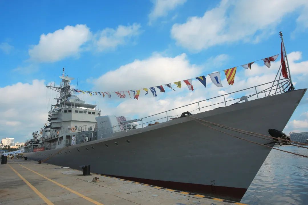 海军丹东舰退役服役36年系中国自主设计建造导弹护卫舰