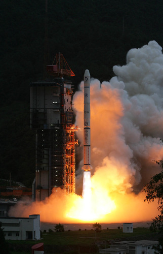 2007年10月，“嫦娥一号”卫星成功发射
