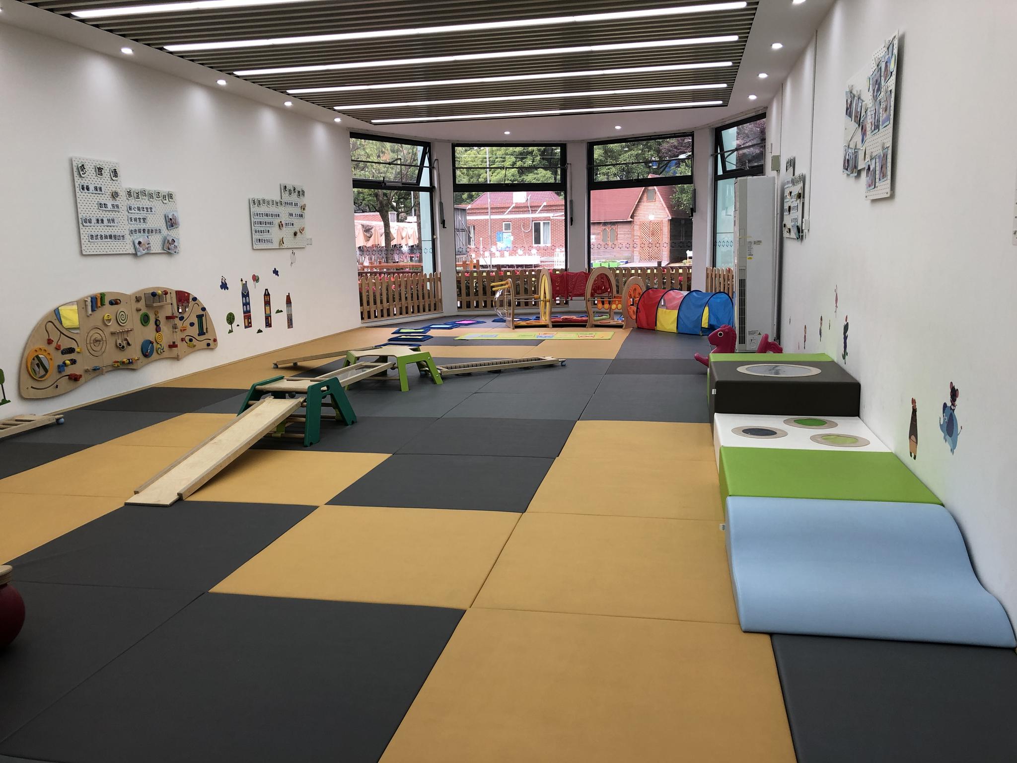 浦南幼儿园感统活动室.