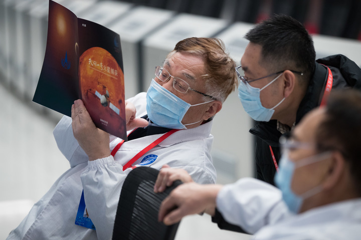 2��10�գ��ڱ���������п�������ָ�Ӵ������й�����Ƽ�������Ժ��������Ҷ�ཨԺʿ���󣩺�ͬ�����ۡ��»������ ������ ��